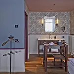 Palace 4*
