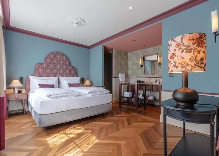 Palace 4*