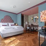 Palace 4*