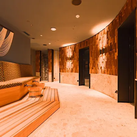 Palace Hotel 4*